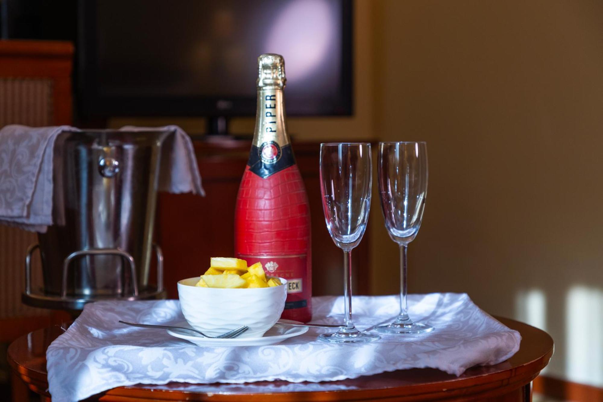 Dreamliner Hotel Addis Ababa Ngoại thất bức ảnh